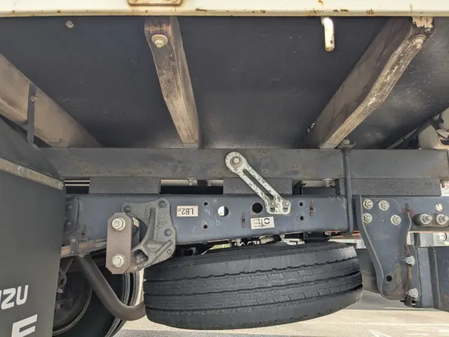 いすゞ エルフ TPG-NKR85R(2WD)の写真32