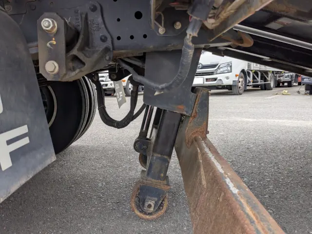 いすゞ エルフ 2PG-NPR88YN(2WD)の写真16