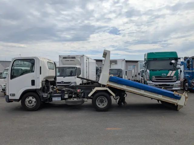 いすゞ エルフ 2PG-NPR88YN(2WD)の写真21