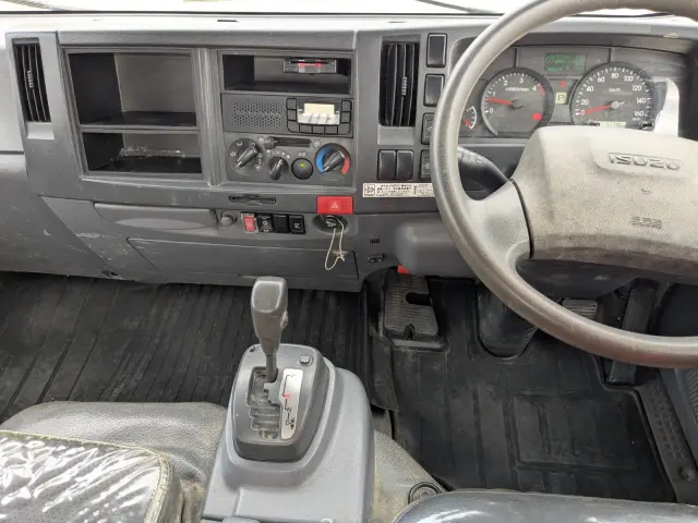 いすゞ エルフ 2PG-NPR88YN(2WD)の写真26
