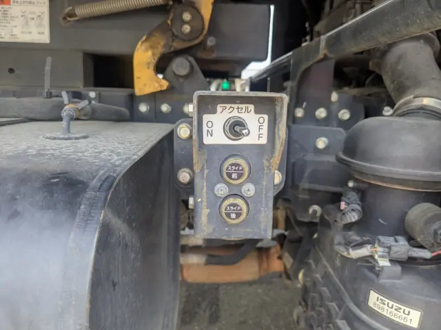 いすゞ エルフ 2PG-NPR88YN(2WD)の写真49
