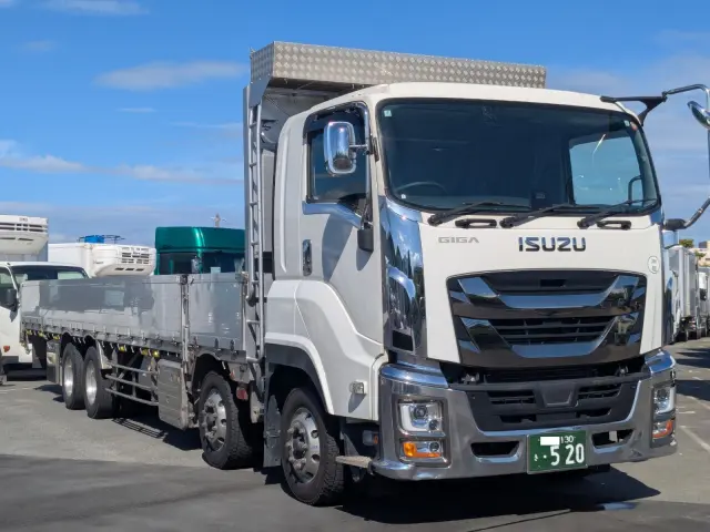 いすゞ ギガ 2PG-CYJ77C(8x4)の写真3