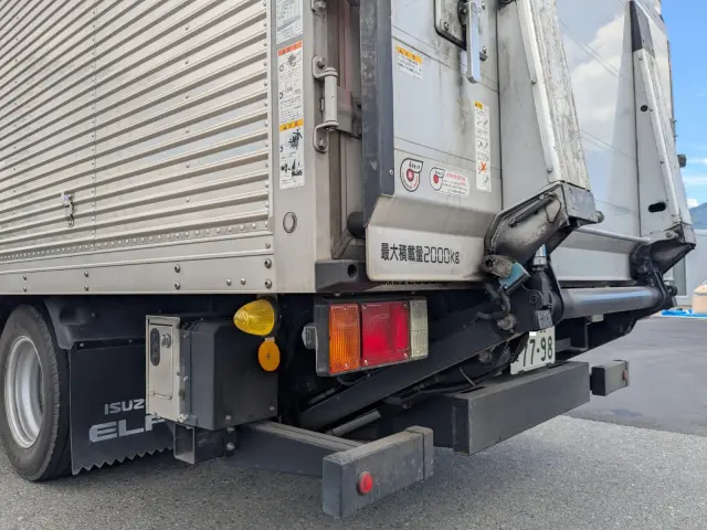 いすゞ エルフ TRG-NPR85AN(2WD)の写真7