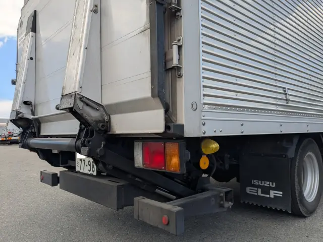 いすゞ エルフ TRG-NPR85AN(2WD)の写真8
