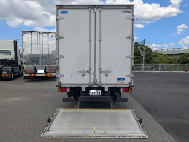 いすゞ エルフ TRG-NPR85AN(2WD)の写真9