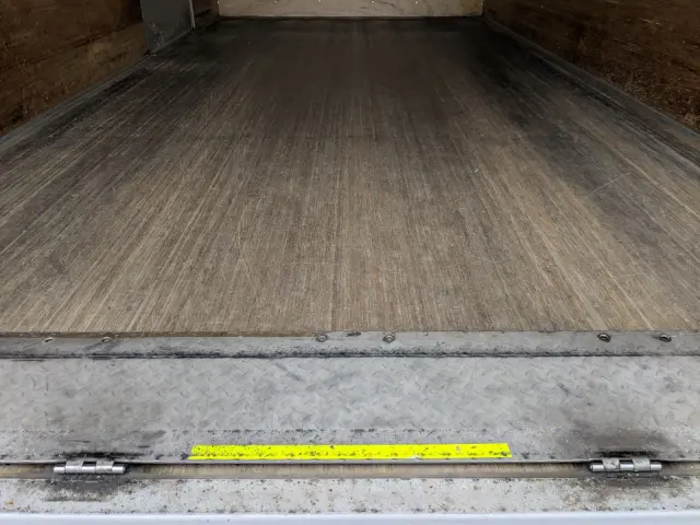 いすゞ エルフ TRG-NPR85AN(2WD)の写真19