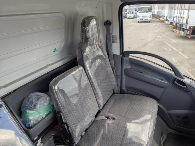 いすゞ エルフ TRG-NPR85AN(2WD)の写真24