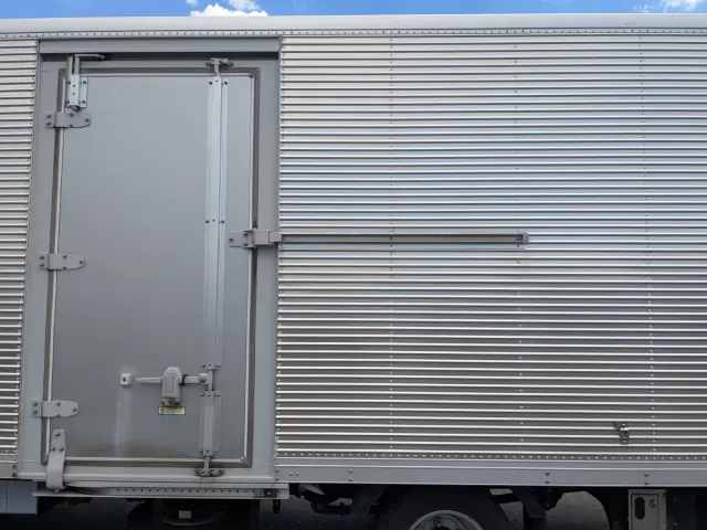 いすゞ エルフ TRG-NPR85AN(2WD)の写真38