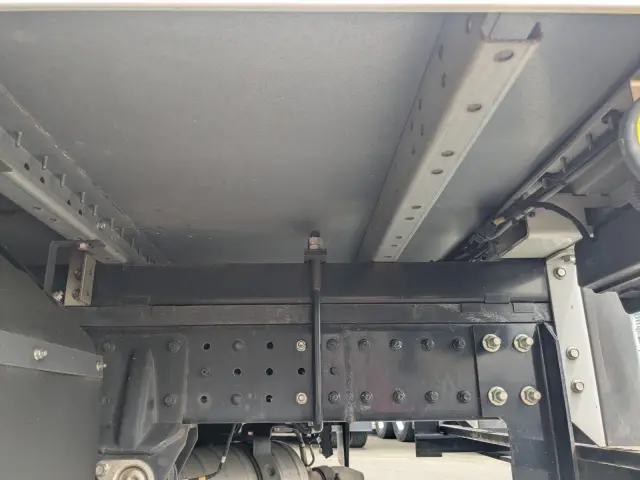三菱 キャンター 2RG-FBAV0(2WD)の写真19
