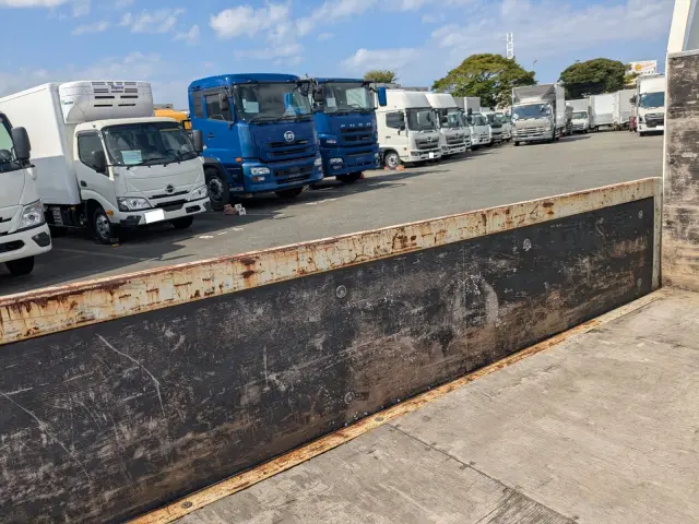 いすゞ エルフ TPG-NJR85A(2WD)の写真12