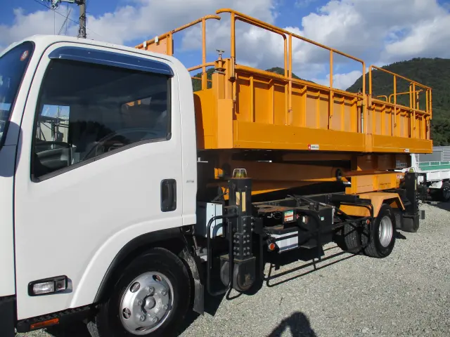 いすゞ エルフ TKG-NPR85YN(2WD)の写真11