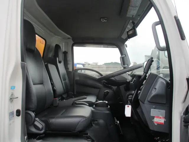 いすゞ エルフ TKG-NPR85YN(2WD)の写真32
