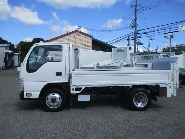 いすゞ エルフ TRG-NHS85AN(4WD)の写真9