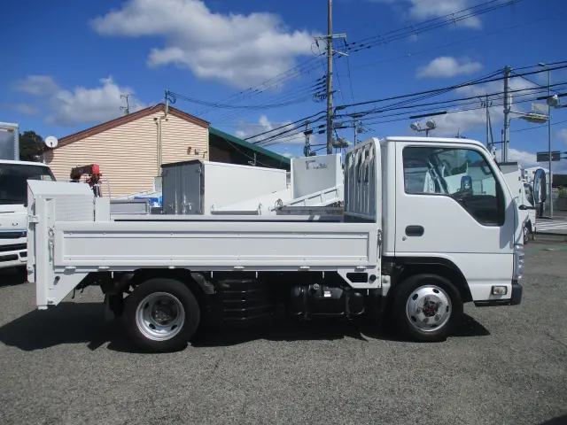 いすゞ エルフ TRG-NHS85AN(4WD)の写真10
