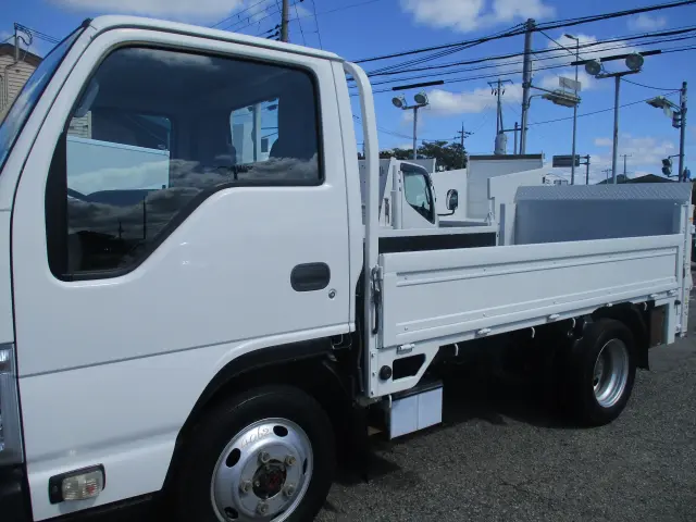 いすゞ エルフ TRG-NHS85AN(4WD)の写真11