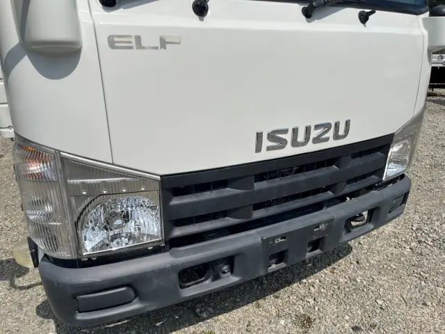 いすゞ エルフ SKG-NKR85AR(2WD)の写真4