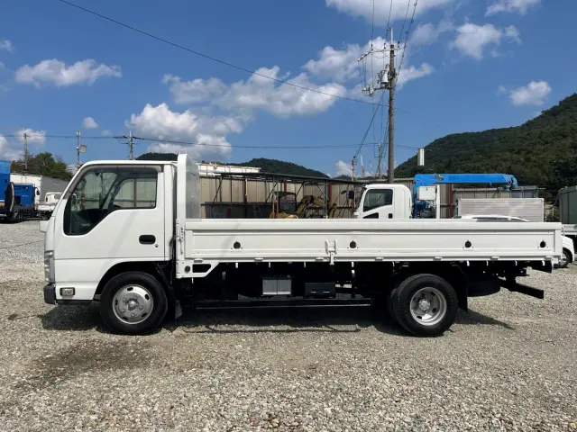 いすゞ エルフ SKG-NKR85AR(2WD)の写真9