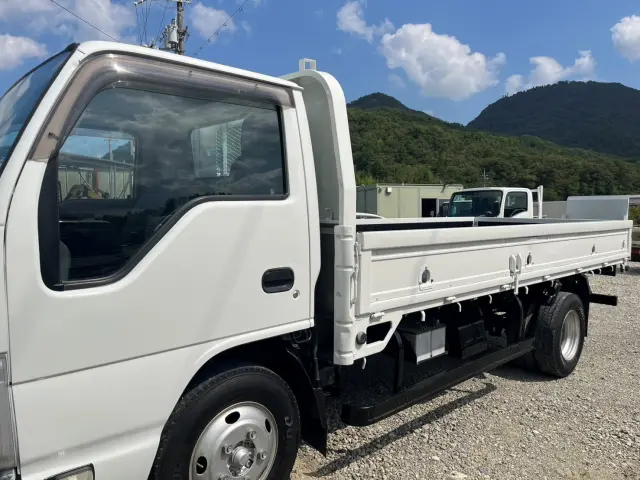 いすゞ エルフ SKG-NKR85AR(2WD)の写真11
