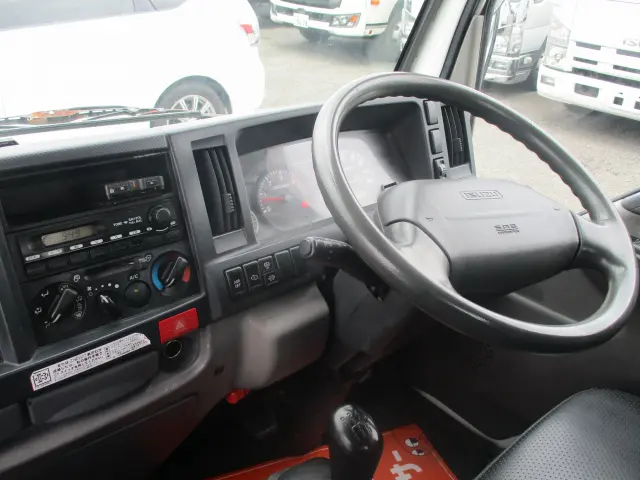 いすゞ エルフ SKG-NKR85AR(2WD)の写真42