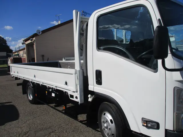 いすゞ エルフ SKG-NPR85AN(2WD)の写真8