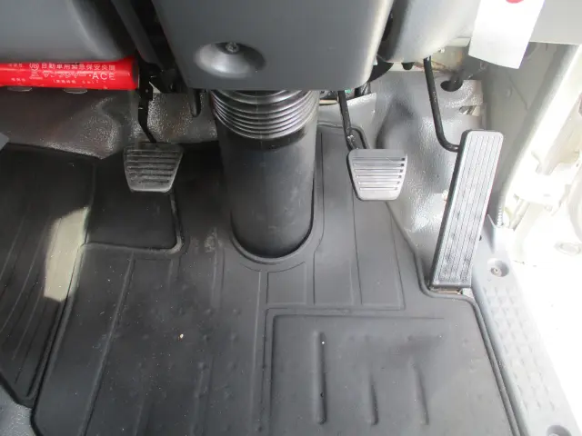 いすゞ エルフ TKG-NPR85AR(2WD)の写真32