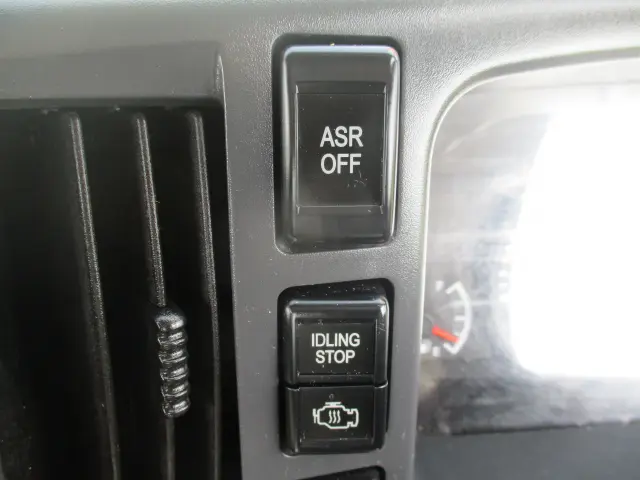 いすゞ エルフ TKG-NPR85AR(2WD)の写真34