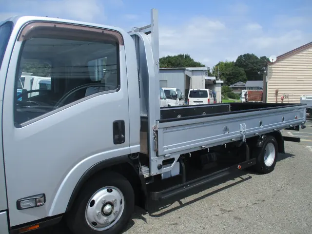 いすゞ エルフ TPG-NPR85AR(2WD)の写真9