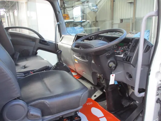 いすゞ フォワード 2PG-FRR90S1(2WD)の写真32