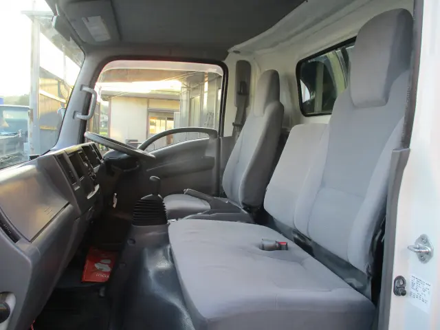 いすゞ エルフ TRG-NPR85AR(2WD)の写真44