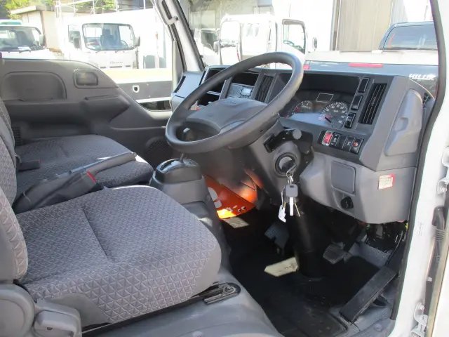 いすゞ エルフ TPG-NKR85AR(2WD)の写真37