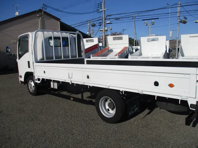 いすゞ エルフ TRG-NPR85AR(2WD)の写真12