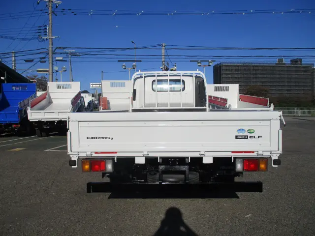 いすゞ エルフ TRG-NPR85AR(2WD)の写真15