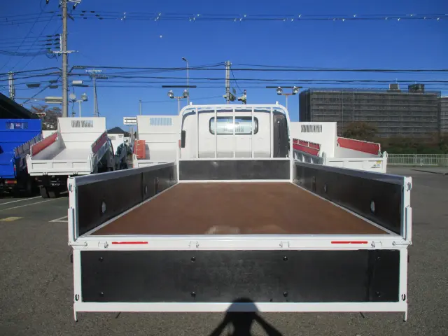 いすゞ エルフ TRG-NPR85AR(2WD)の写真16