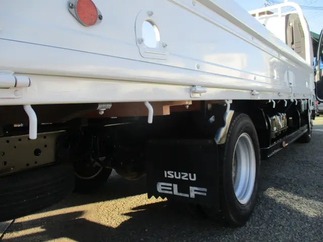 いすゞ エルフ TRG-NPR85AR(2WD)の写真22