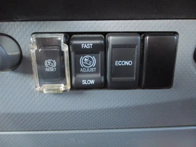 いすゞ エルフ TRG-NPR85AR(2WD)の写真38