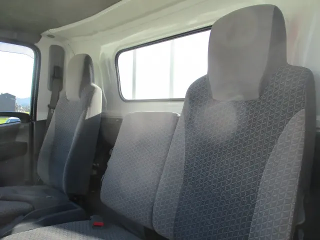 いすゞ エルフ TRG-NPR85AR(2WD)の写真42