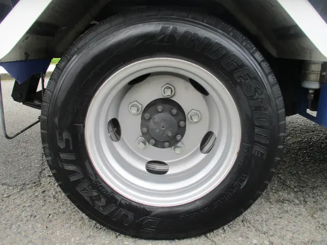いすゞ エルフ BKG-NJR85AN(2WD)の写真26
