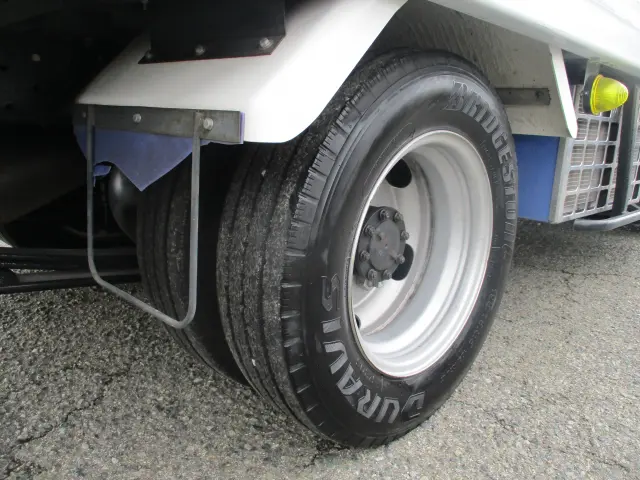 いすゞ エルフ BKG-NJR85AN(2WD)の写真27