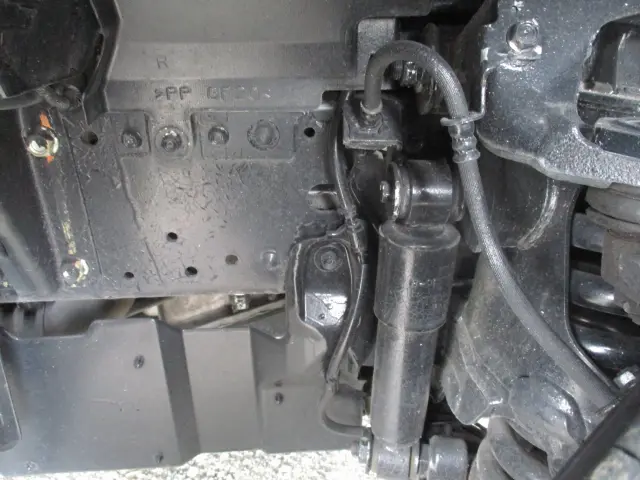 いすゞ エルフ BKG-NJR85AN(2WD)の写真28