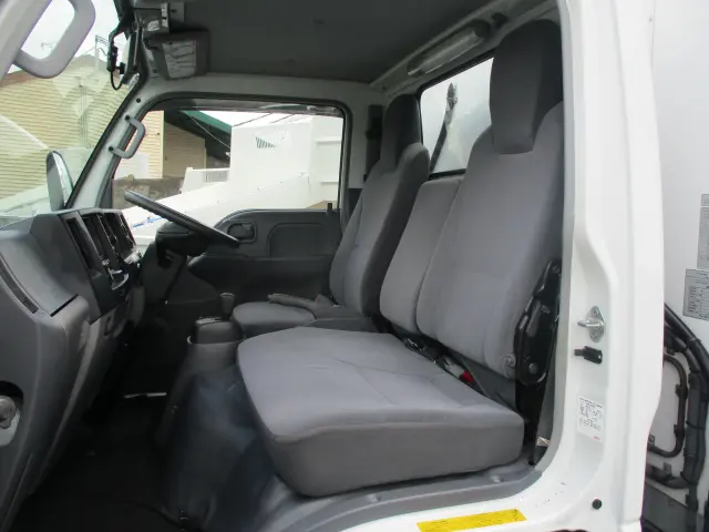 いすゞ エルフ BKG-NJR85AN(2WD)の写真41