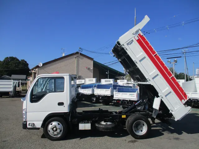いすゞ エルフ TPG-NKR85AD(2WD)の写真5