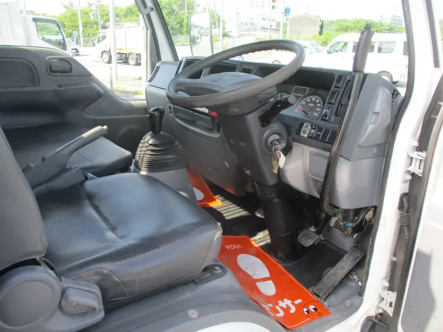 いすゞ エルフ TPG-NKR85AD(2WD)の写真33