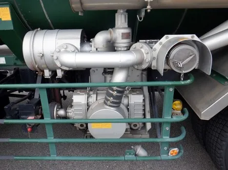 いすゞ  PDG-CYM77Q8(その他)の写真14