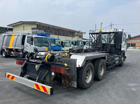 いすゞ LKG-CYZ77AM(その他)の写真2