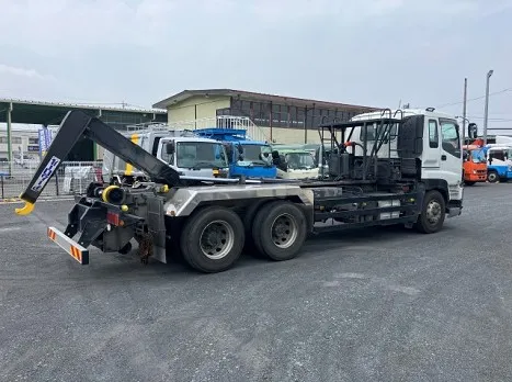 いすゞ LKG-CYZ77AM(その他)の写真9