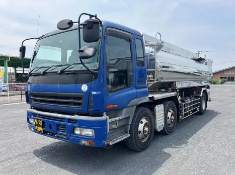 いすゞ  PJ-CYG77P6(その他)の写真1