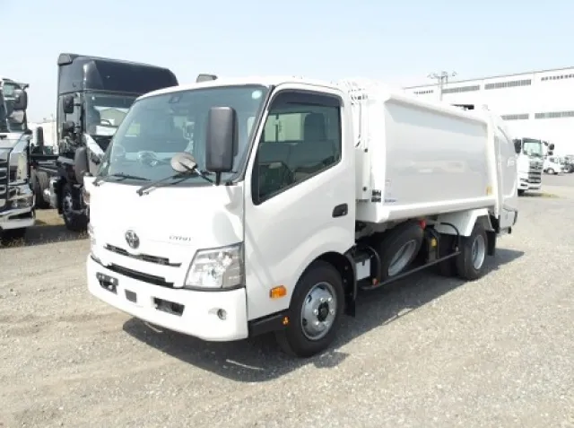 トヨタ  2KG-XZU710(その他)の写真1