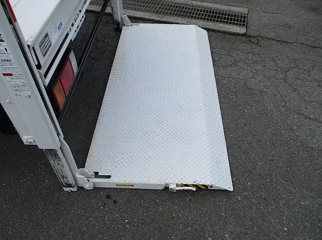 いすゞ  TRG-NMR85AR(その他)の写真13