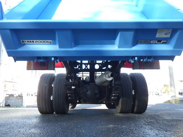 PMマフラーもしっかりついております!|いすゞ エルフ KR-NKR81ED(2WD)の写真7