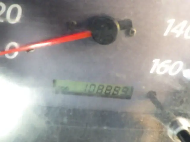 いすゞ エルフ KR-NKR81ED(2WD)の写真16